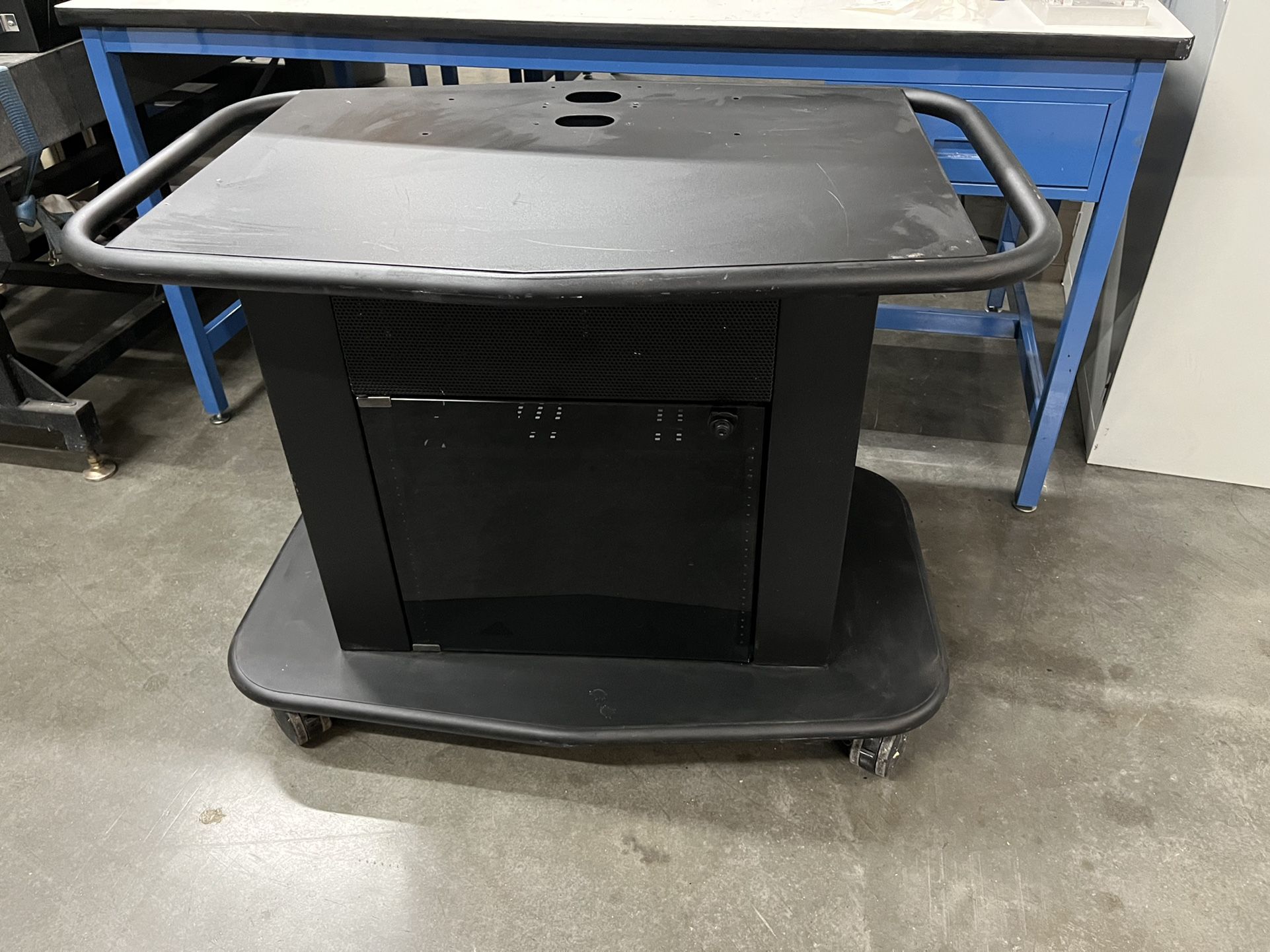 AVTEQ Rolling TV Stand