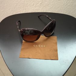 GUCCI WOMEN’S SUNGLASSES