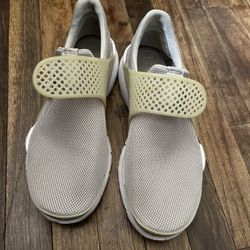 Womens Shoes