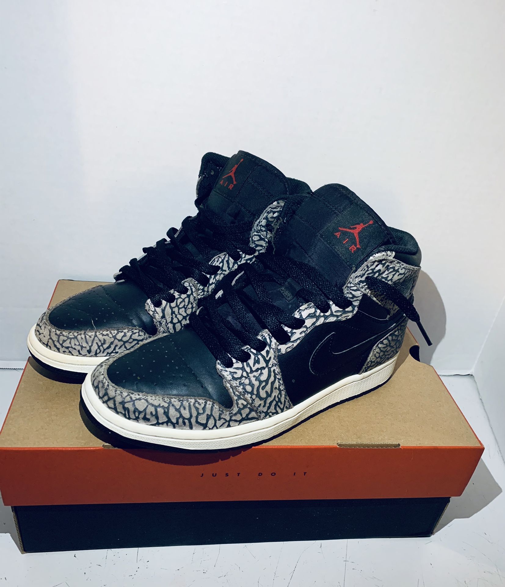 Jordan 1 Black Elephant