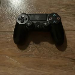 PS4 controller 