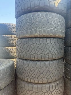 Vendo 35/12.50/R20 Toyo las 4 llantas por $220