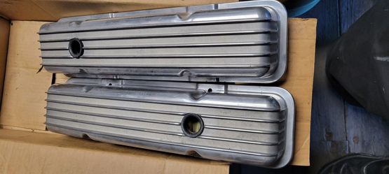 Small Block Chevy Finned Valve Covers