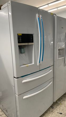 White Samsung 4 Door 33” Wide