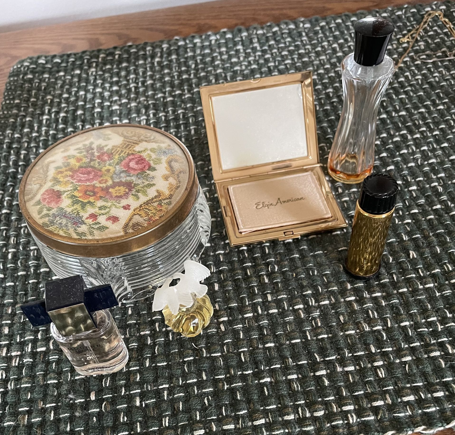 Vintage  Lot of Vanity Items