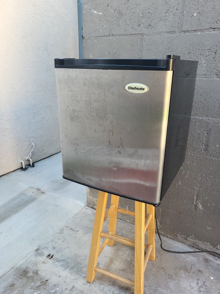 Chefmate Mini Fridge