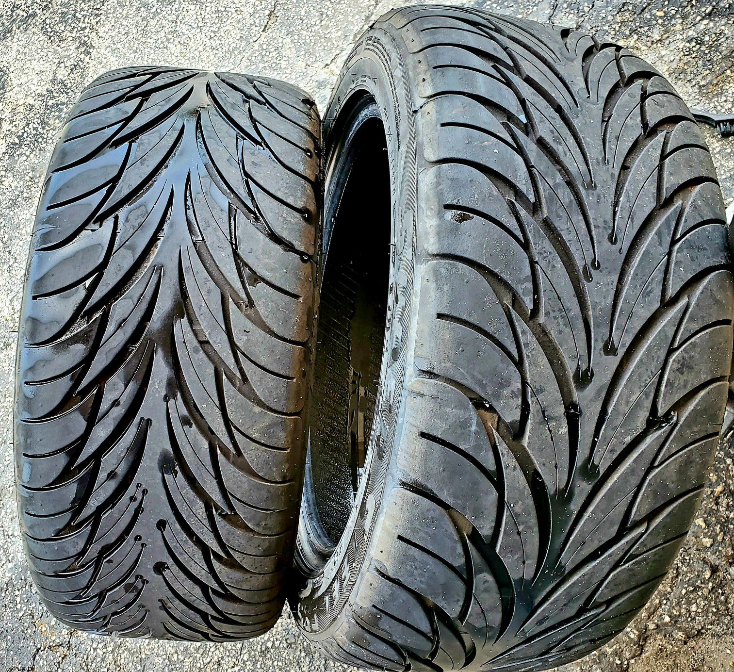 2) Almost NEW Federal 595SS 245/45/17 Tires