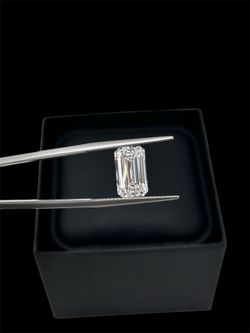 4.05 Carat emerald shape lab-grown diamond 💎