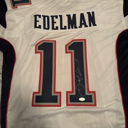 Julian Edelman signed custom New England Patriots jersey 