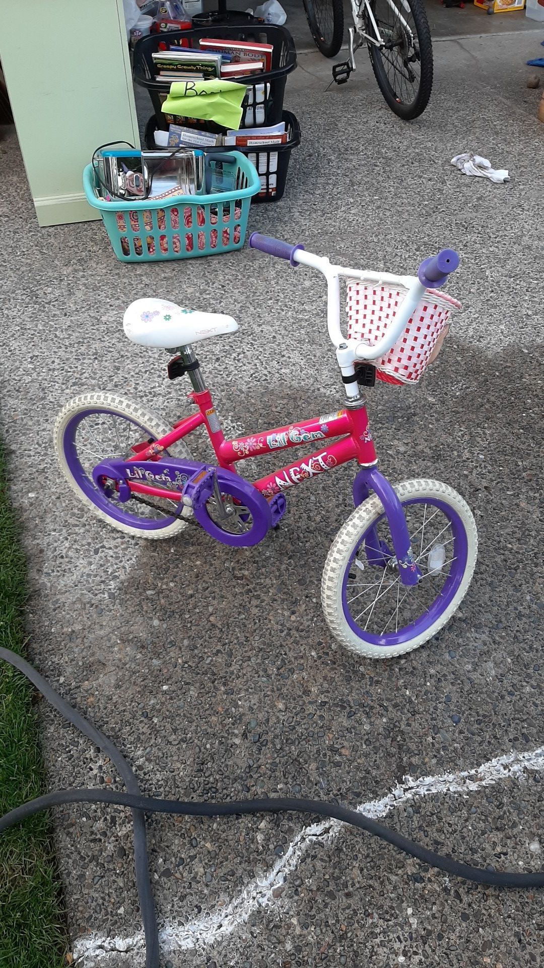 NEXT "Lil' Gem" girls bike