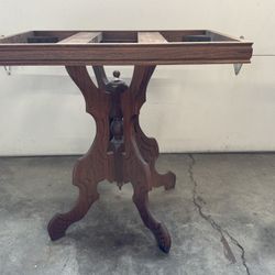 Pedestal Table 
