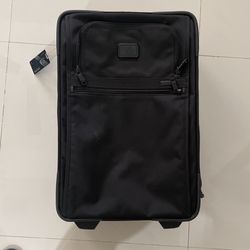 Tumi International Alpha Bravo Carryon
