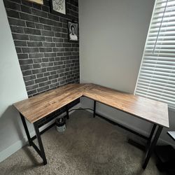 L- Shaped Desk | High Quality | Great Condition