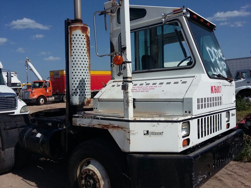 Mula / Yard Truck