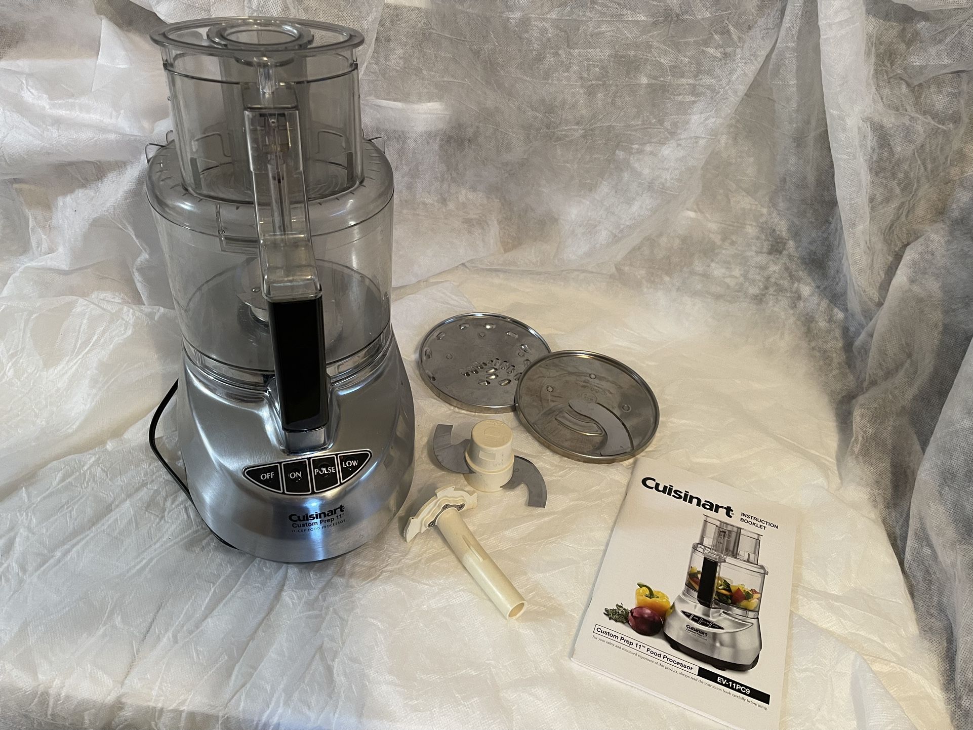 CUISINART CUSTOM PREP 11 - 11-CUP FOOD PROCESSOR Model EV-11PC9