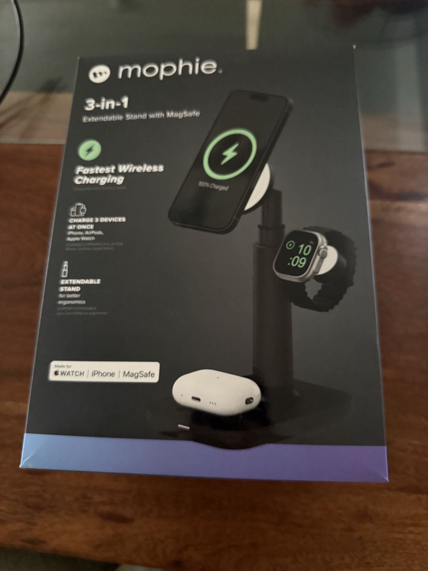 3-1 MOPHIE extendable stand with MagSafe