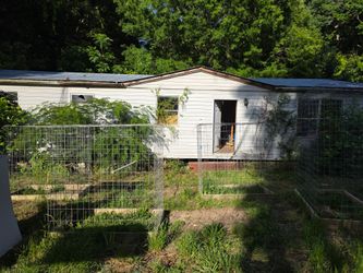 3 bd/2 bath double wide.. needs work!