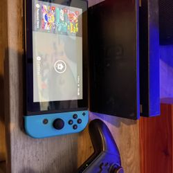Nintendo Switch w Carrying Case Pro Controller And Games 