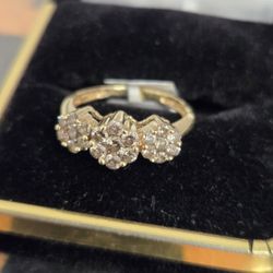 14kt Diamond Cluster Ring