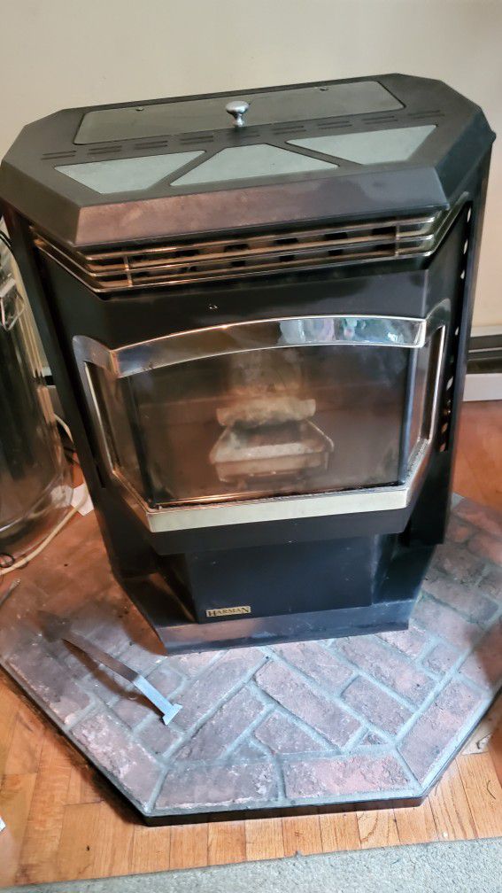 Pellet Stove Harmon Advance With Backup Battery Power 