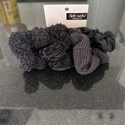 Kitsch Hair Scrunchies