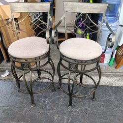 Bar Stools/ High Chairs 