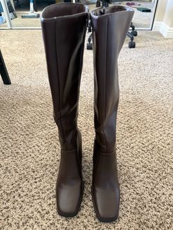 S: 6.5 Chocolate brown boots