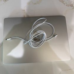 MacBook Air 13 inch, M4, 256GB, 16 GN Memory