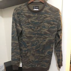 Camo Longsleeve Sweatshirt