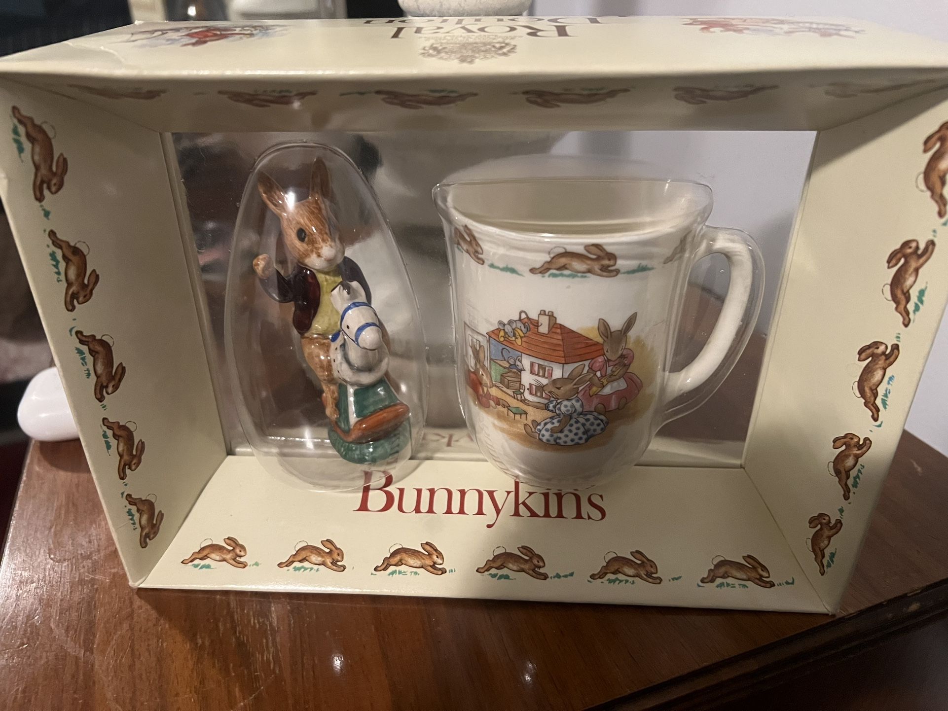 Royal Doulton bunnykins Gift Set