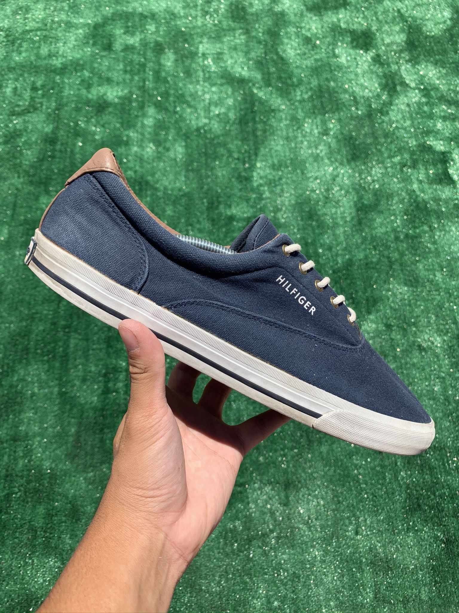 TOMMY HILFIGER LOW TOPS (Size 12, Men’s)