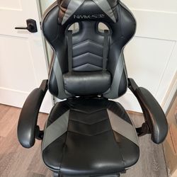 Gently Used Comfort Gaming Chair/ Office Chair For Long Hours Of Sitting 