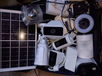 Security Cameras Bundle – Solar Panel Included