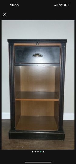 SIDE TABLE WITH DRAWER