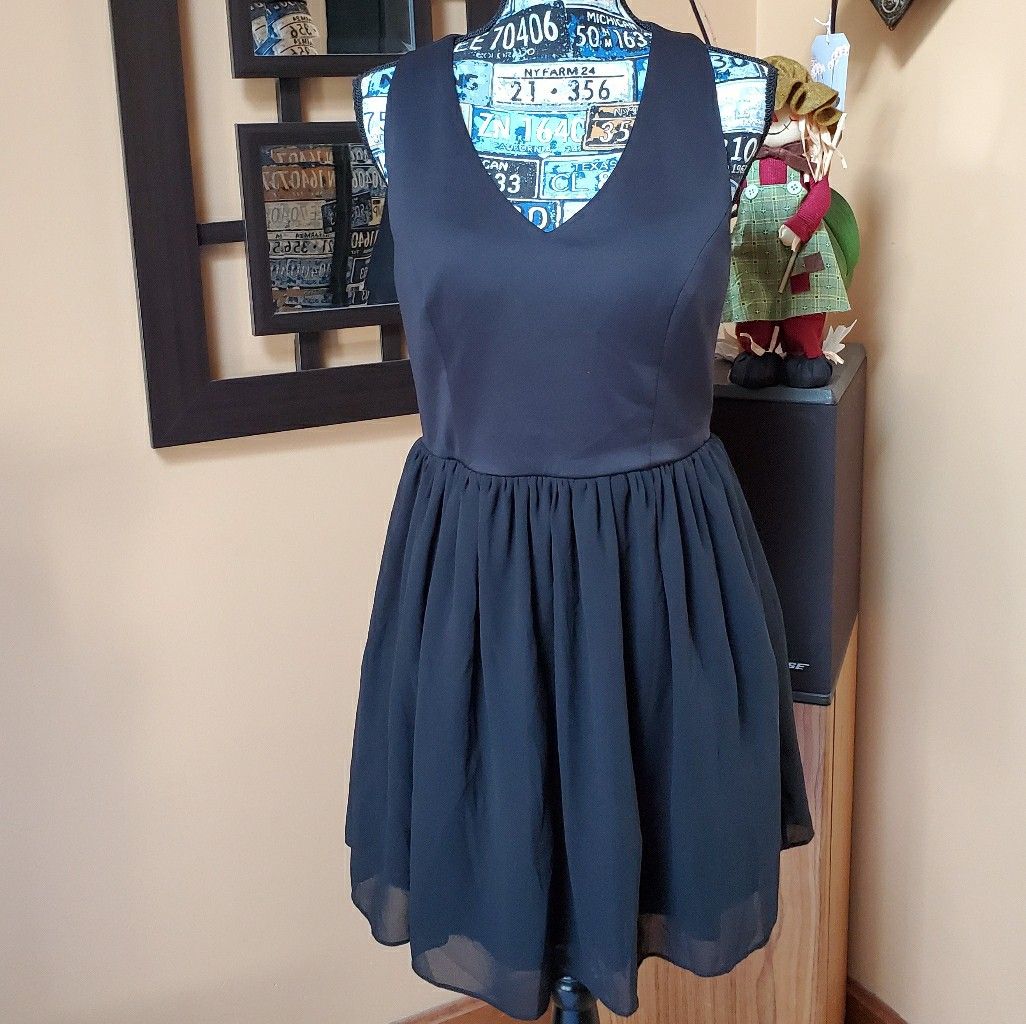 SAN JOY LITTLE BLACK DRESS