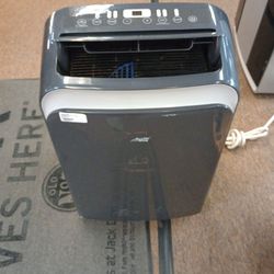 Artic King Portable Air Conditioning With Accessories 