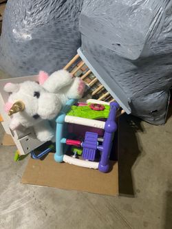 Free toys and stuff animal for toddler/kid