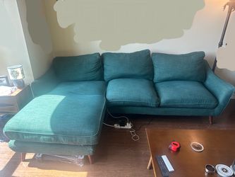 Free green mid century modern style couch ( PICKUP TODAY )