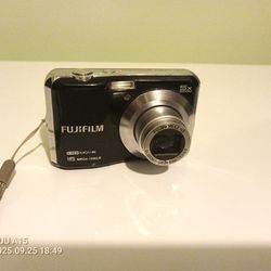 Fujifilm Fine pix,AX660,16MP,HD Movie,5X Zoom, Color Black And Silver 