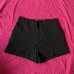 Black Guess shorts 