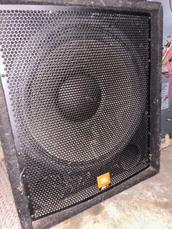 Old school JBL Commercial Audio setup with Powered 18” sub,matching JBL 10” component with horn Peavey 1500 watt amp/receiver,