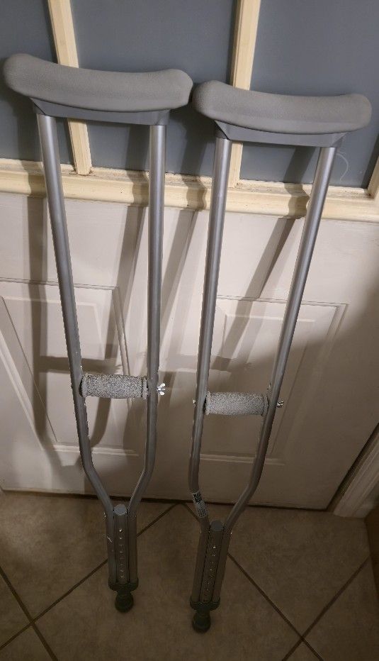 Aluminum Crutches NEED GONE!