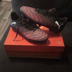 PUMA SOCCER CLEATS