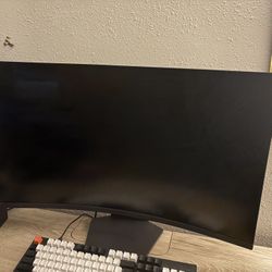 LG Ultragear Monitor 31.5” 