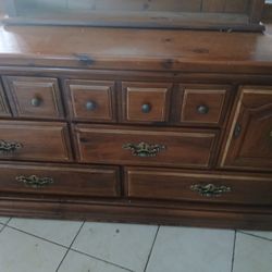 Furniture/ Fish Tank 75gallon 