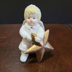Vintage Grandeur Noel Angel with Star Figurine