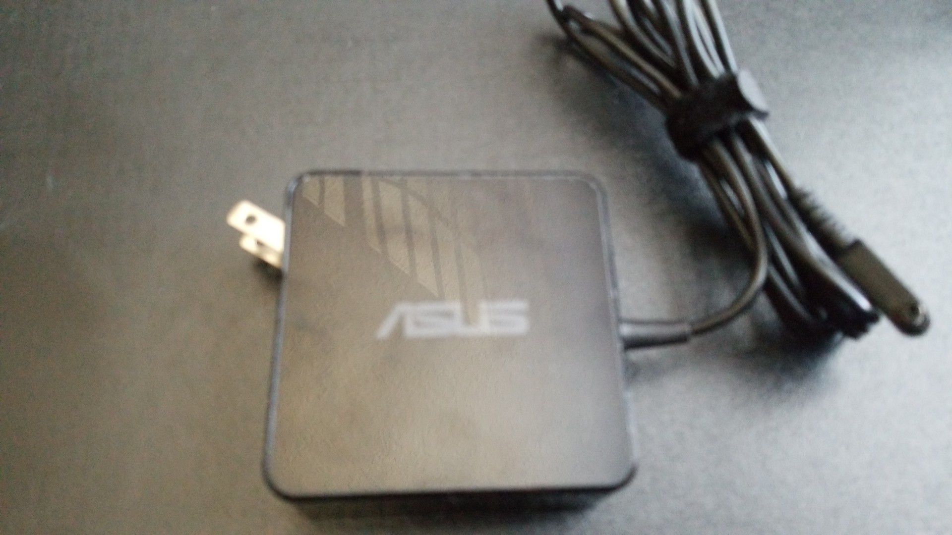ASUS 65AW AC Power Adapter
