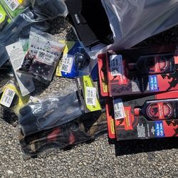 Fishing Items a Lot To Choose From 