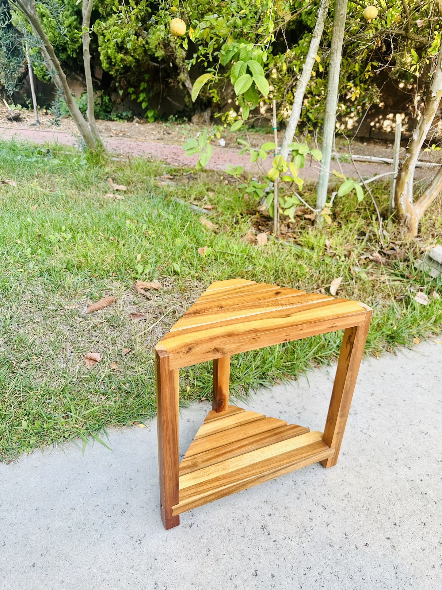 Strong Sturdy Waterproof Solid Wood Corner Shower Stool Flower Plant Stand New Condition Assembled