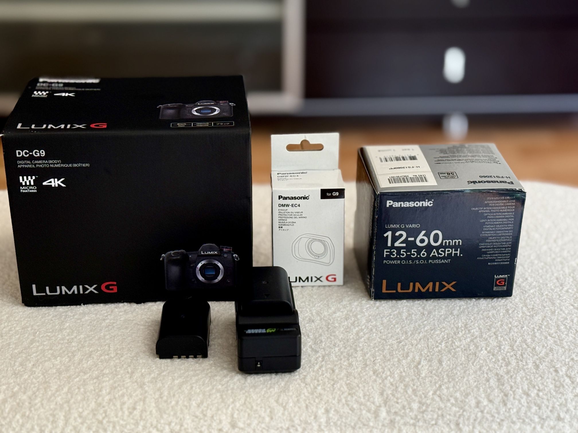 Panasonic g9 In Box With 2 Extras Batteries and New Lens. 